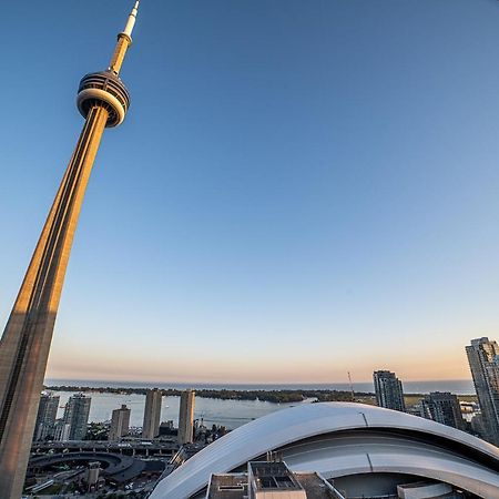 Designer Condo W/ Cn Tower View & Parking Toronto Esterno foto