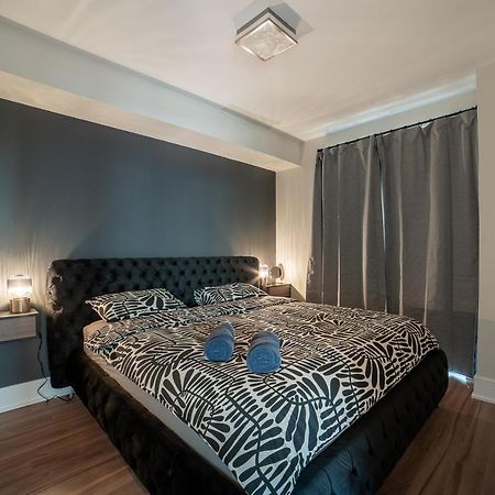 Designer Condo W/ Cn Tower View & Parking Toronto Esterno foto