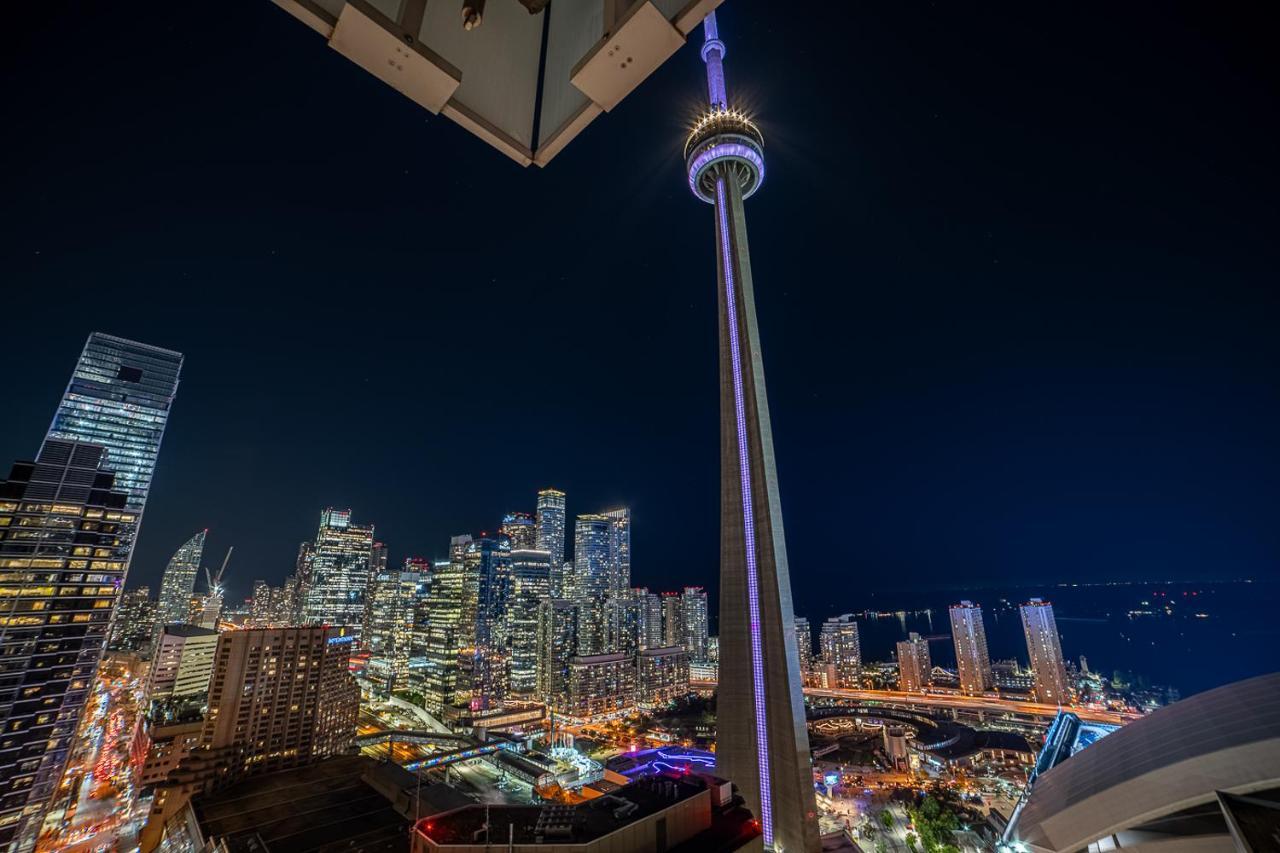 Designer Condo W/ Cn Tower View & Parking Toronto Esterno foto