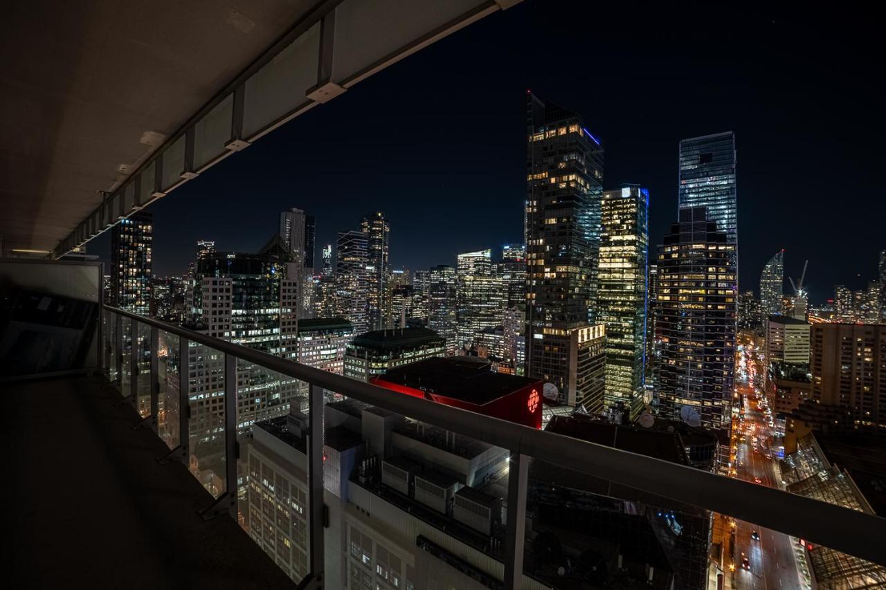 Designer Condo W/ Cn Tower View & Parking Toronto Esterno foto
